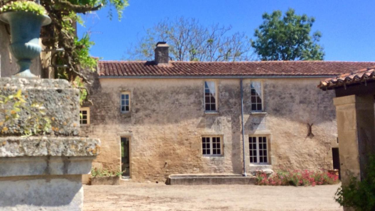 Logis De La Touche Panzió Saint-Hilaire-des-Loges Kültér fotó