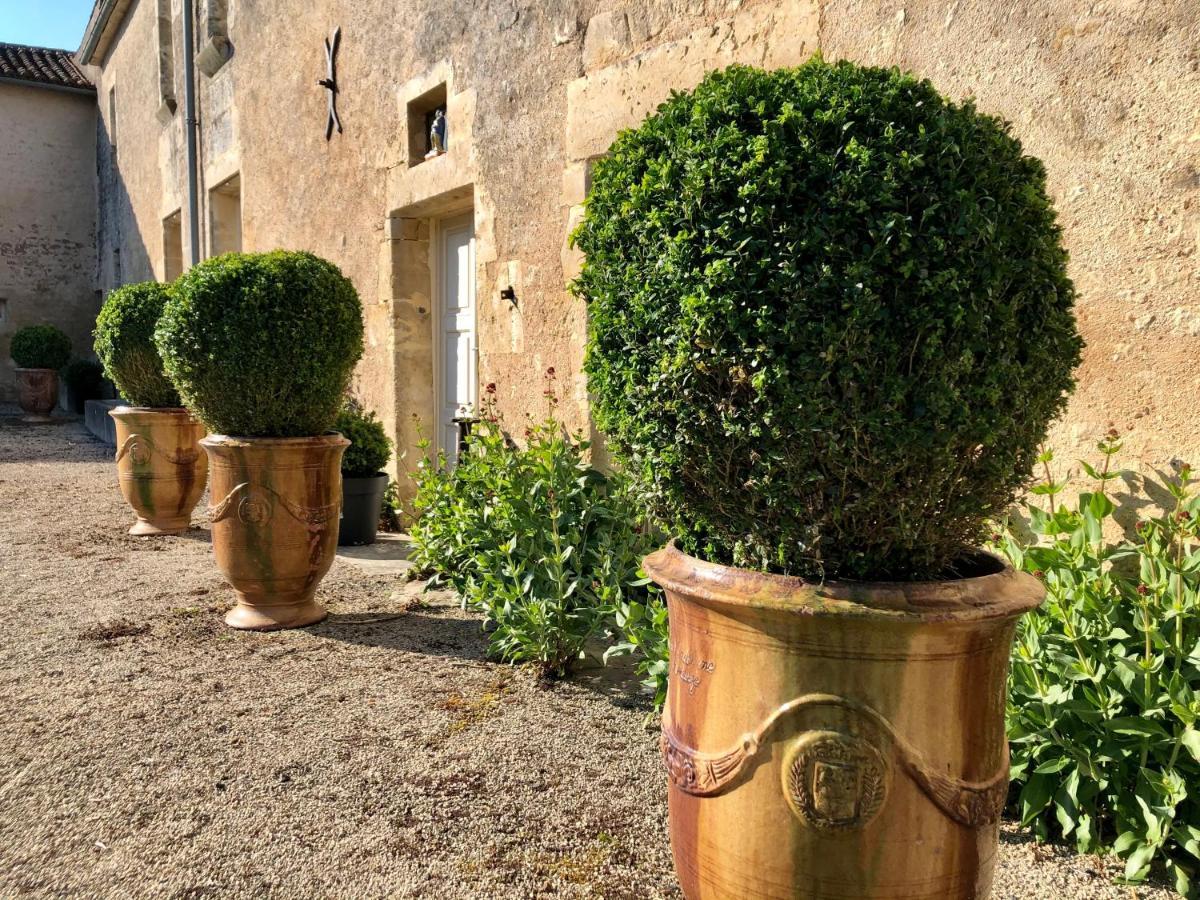 Logis De La Touche Panzió Saint-Hilaire-des-Loges Kültér fotó