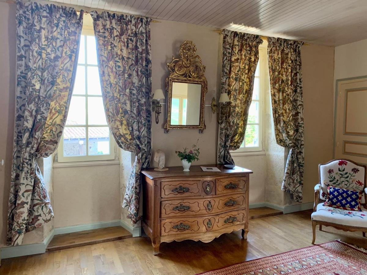 Logis De La Touche Panzió Saint-Hilaire-des-Loges Kültér fotó