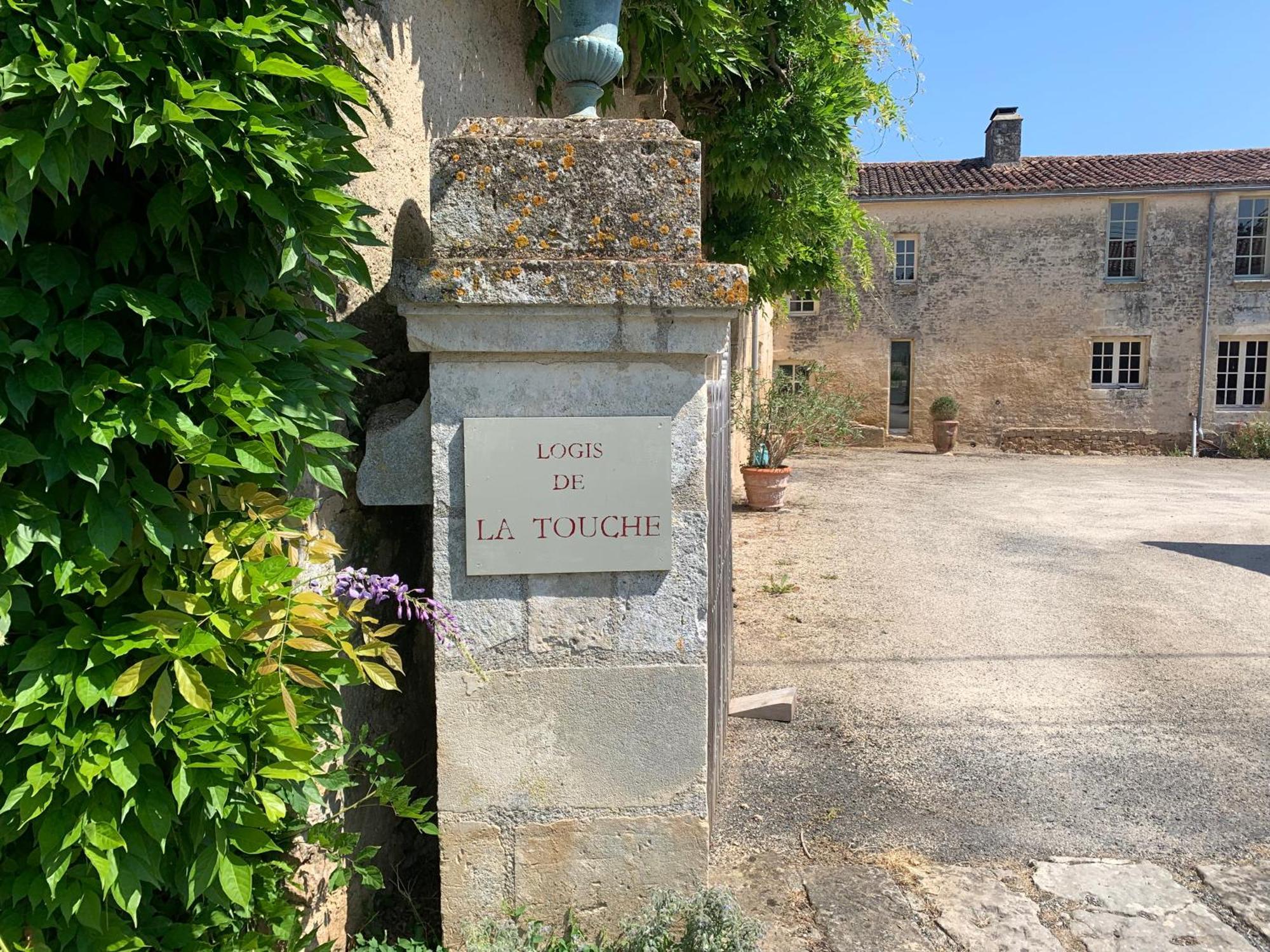 Logis De La Touche Panzió Saint-Hilaire-des-Loges Kültér fotó